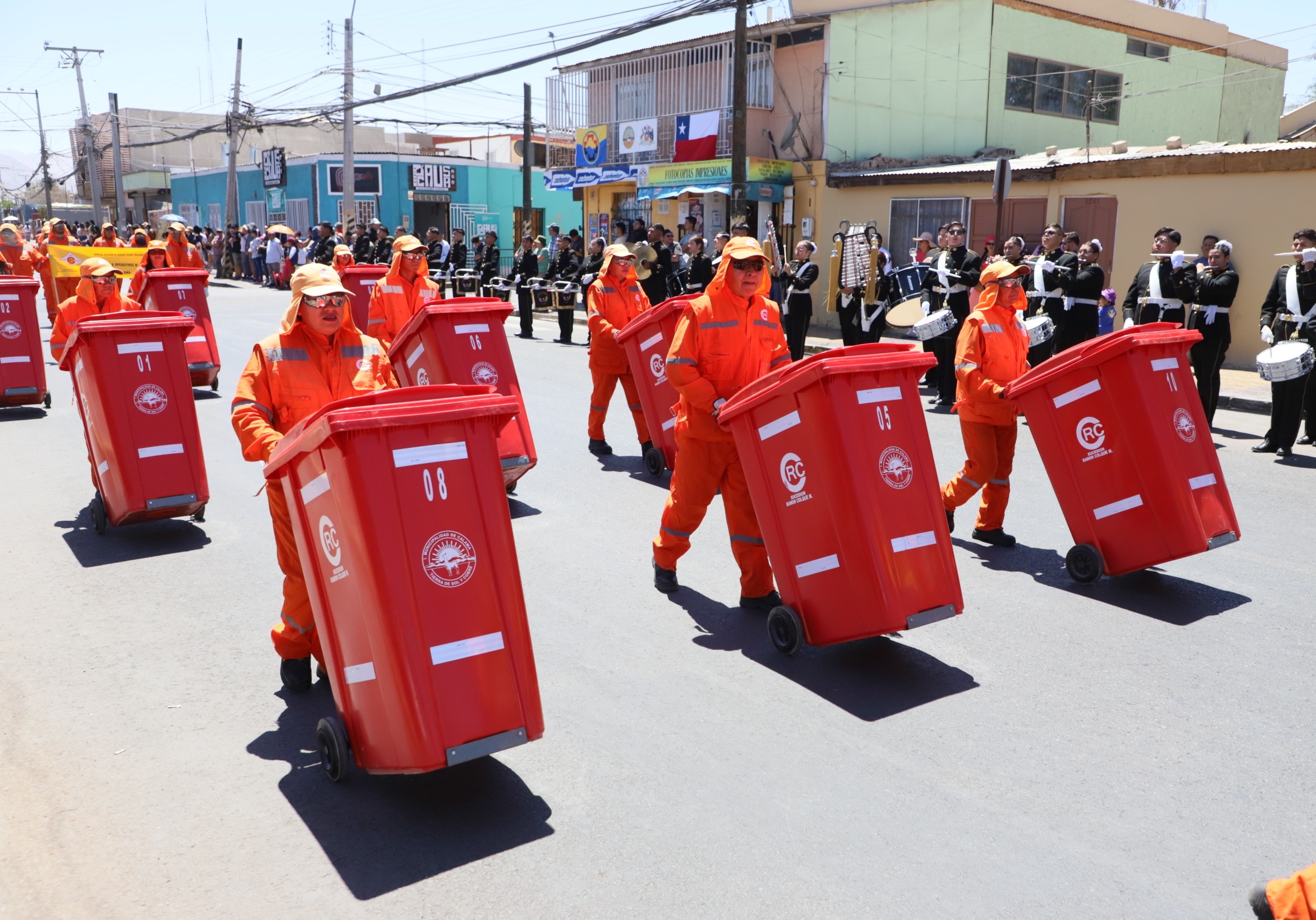 MÁS DE 200 INSTITUCIONES PARTICIPARON EN EL DESFILE CIUDADANO