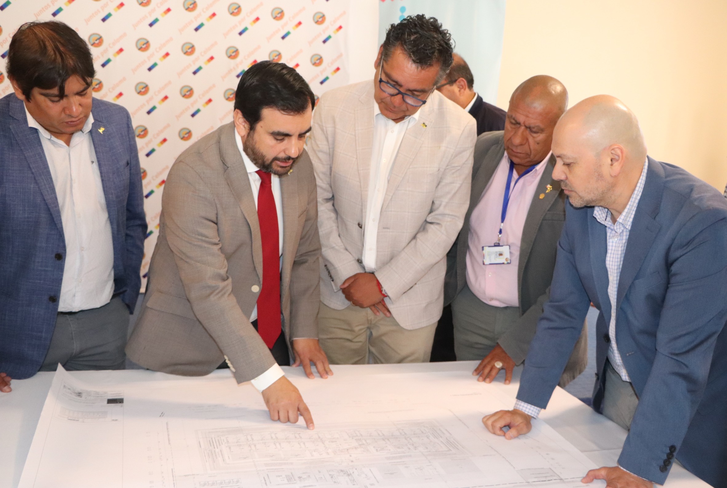 ALCALDE Y CONCEJALES CONOCEN AVANCES DE LA NUEVA CONSTRUCCIÓN DE LA CÁRCEL PARA CALAMA